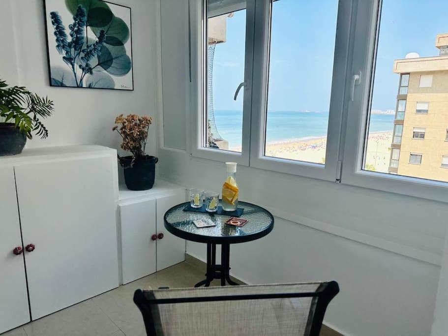 Apartamento A Pie De Playa. Cadiz Bagian luar foto